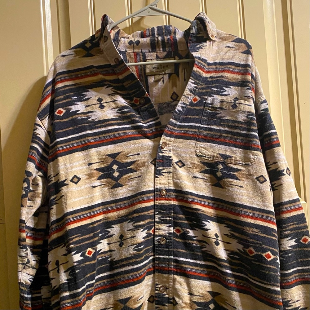 Woods and Water Tribal Pattern Long Sleeve Shirt. Mens Medium.